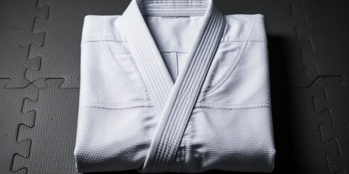 Qual o melhor kimono de Jiu-Jitsu? Melhores marcas e custo-benefício para comprar