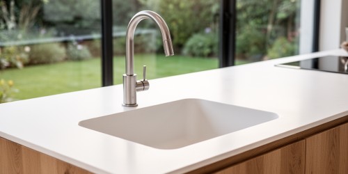 Pia de Corian sob medida para projetos residenciais modernos