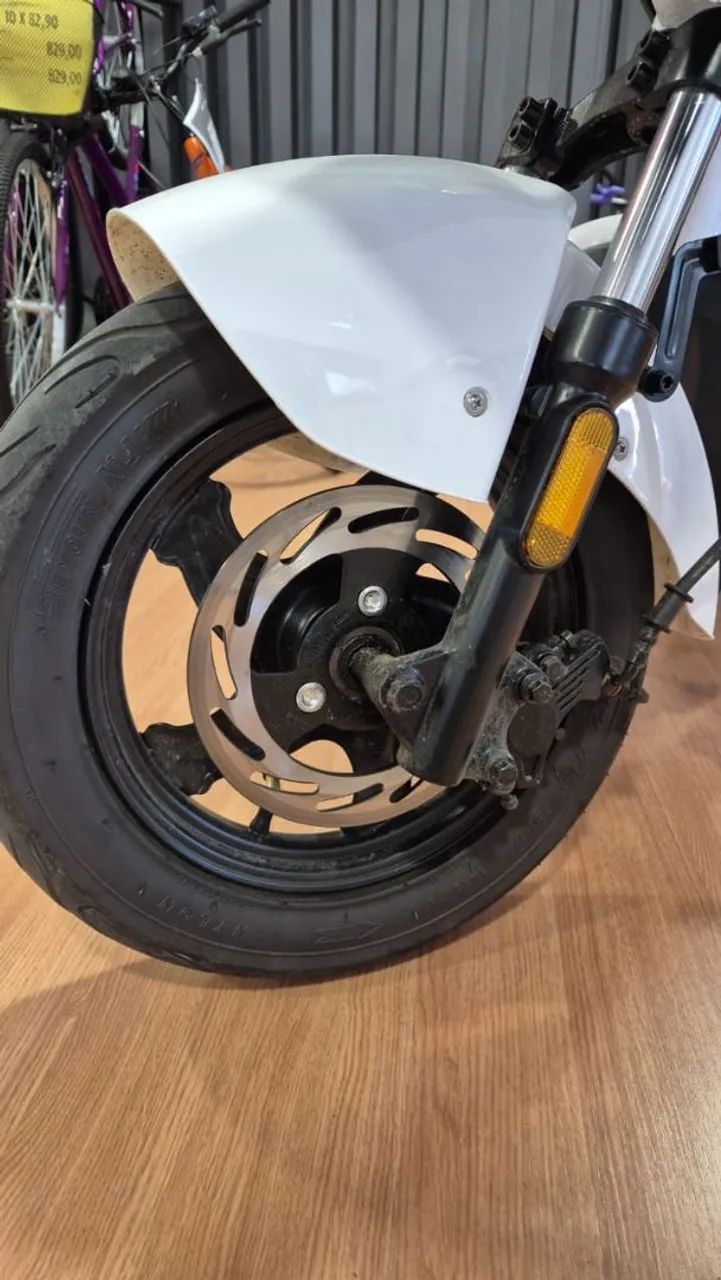 Comparativo de Tecnologias de Frenagem para Scooters Elétricas