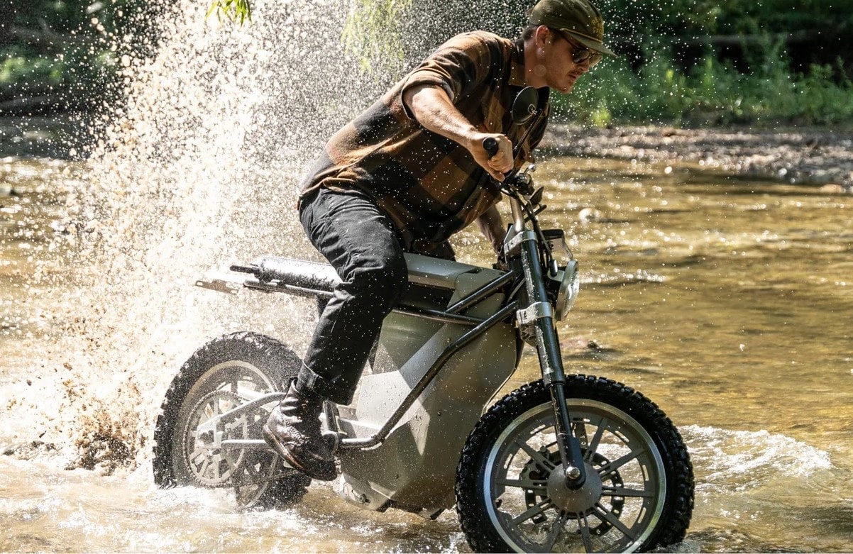 District Scrambler,Moto elétrica off-road supera 110 km/h e funciona até como carregador móvel