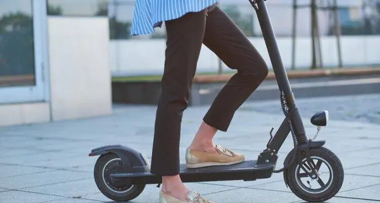 Como Usar um Patinete Elétrico Autopropelido na Cidade: Guia Completo para Iniciantes