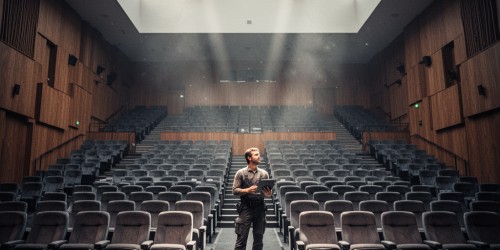 O que avaliar antes de equipar um anfiteatro