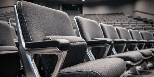 O que define o preço de cadeiras para auditório: materiais e aplicações