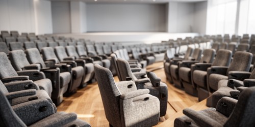 Como prever poltronas com braço no layout de um auditório