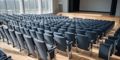 Comprar cadeiras de auditório para um colégio: preço e opções baratas