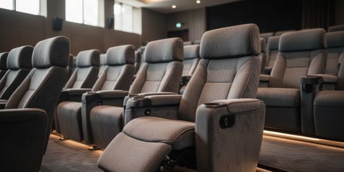Como melhorar acessibilidade e conforto nas poltronas de auditório