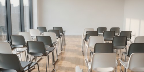 Comprar cadeiras de auditório para uma escola de idiomas: preço e opções baratas