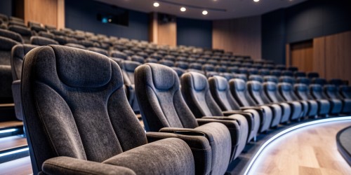 Como melhorar conforto e visibilidade com cadeiras para anfiteatro